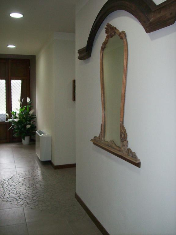 La Bottega del Falegname Pensión Vanzaghello Exterior foto
