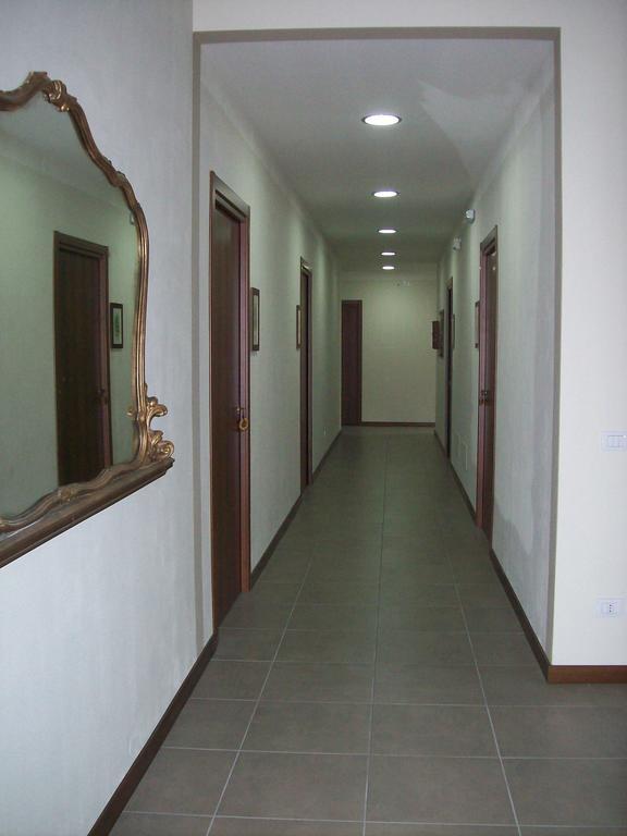 La Bottega del Falegname Pensión Vanzaghello Exterior foto